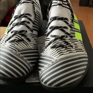 Soccer shoes never used Adidas